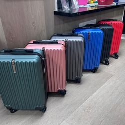 20” Spinner Luggage – TSA Lock, Expandable, Lightweight (NEW)