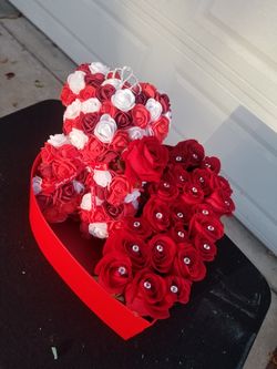 Rose bear with heart box with fresh Rose's