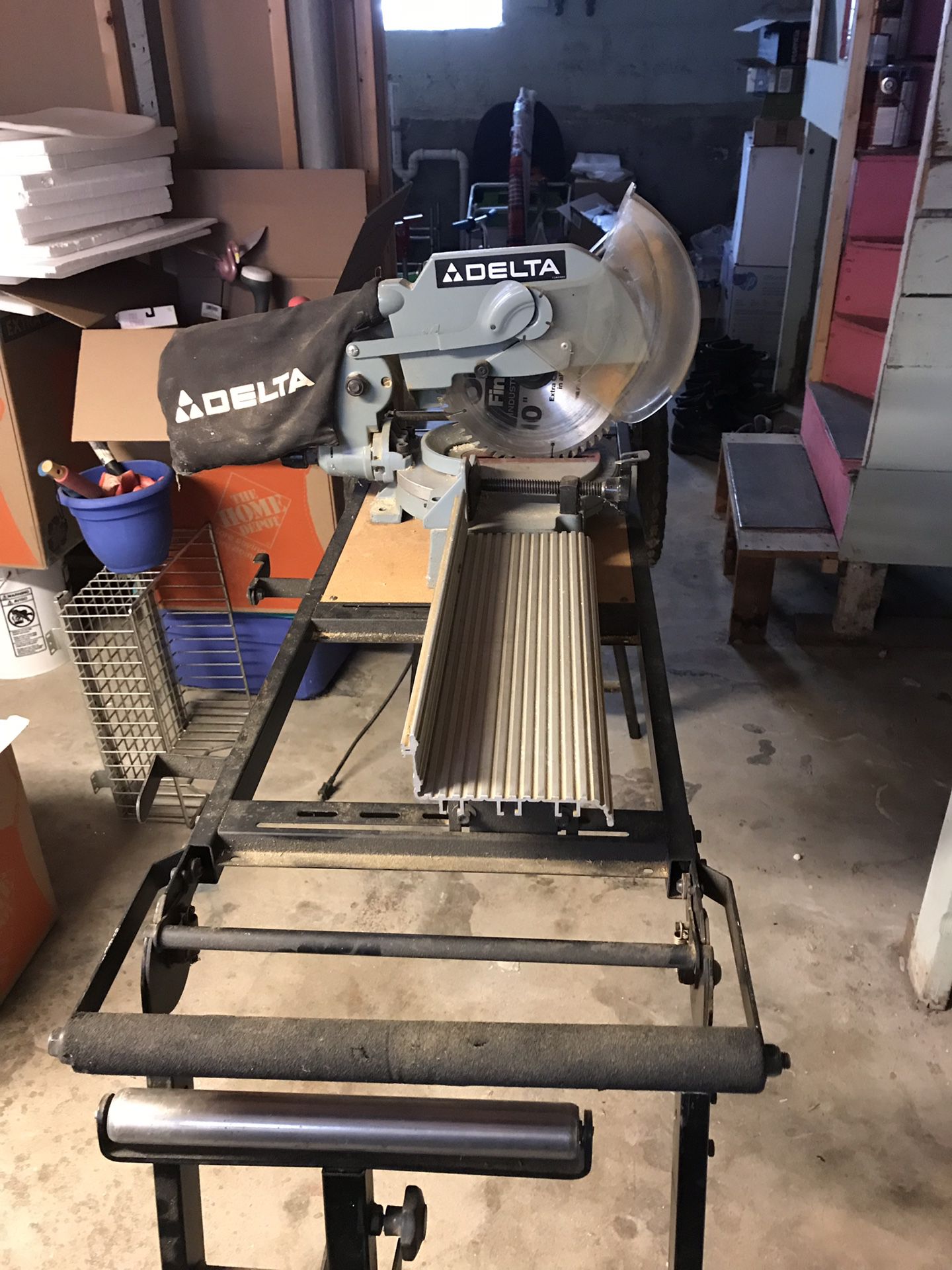 Delta chop saw and work table