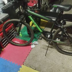 Mongoose Extrusion Mountain Bike