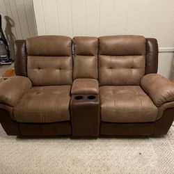 Reclining Loveseat With Console