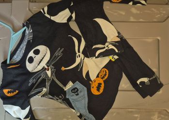 Boys pjs size 6 Halloween