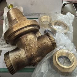 Wilkins 1 in. 70XL Pressure Reducing Valve with Double Union FNPT Connection