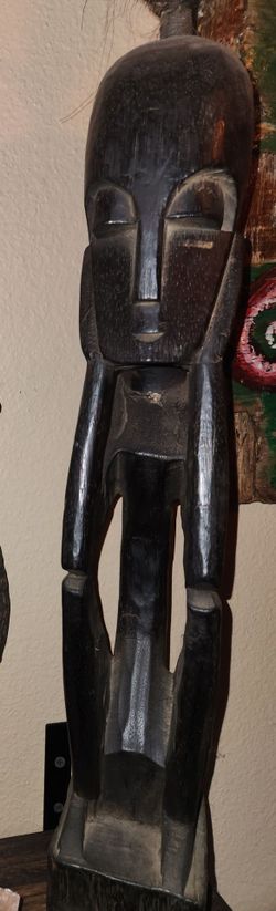 Lot of 3 Indonesian masks and statue