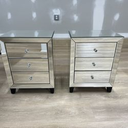 Mirrored 3-Drawer Nightstand 