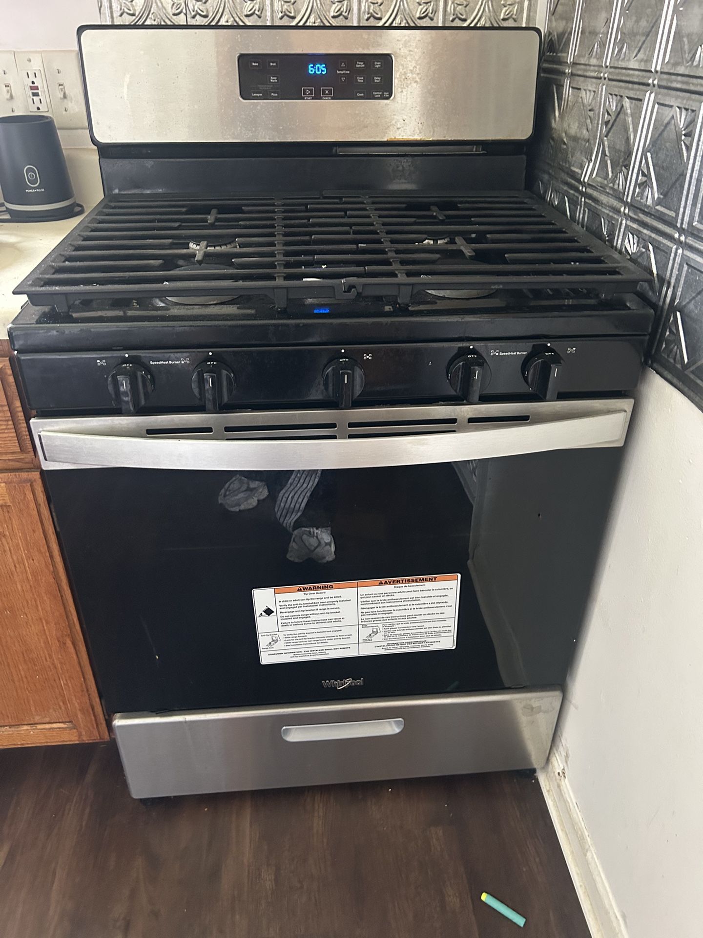 Gas Oven , Purchased Brand New January 2025