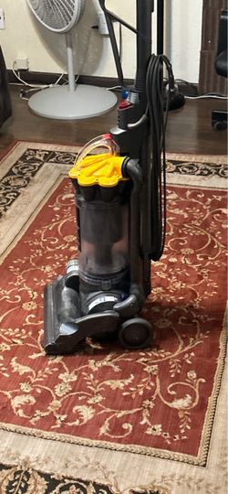 DYSON DC 33 vacume cleaner