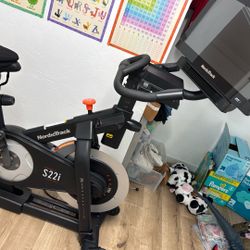 NordicTrack Commercial S22i Studio Cycle Smart Bike