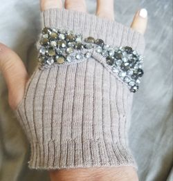 Juicy Couture Taupe Rhinestone Embellished Bow Fashion Wool Fingerless Glove / Mittens