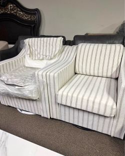 Swivel Accent Barrel Chair