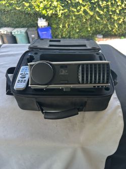 Dell 2300 MP Projector w/Screen