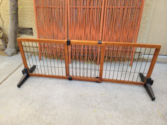 Extendable Wooden Divider / Fence / Gate for Child or Animal