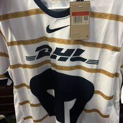 Pumas 🇲🇽 Away Jersey Sizes L & XL