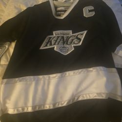 Wayne Gretzky #99 LA Kings Vintage CCM “Heroes of Hockey” Jersey – NEW w/ Tags