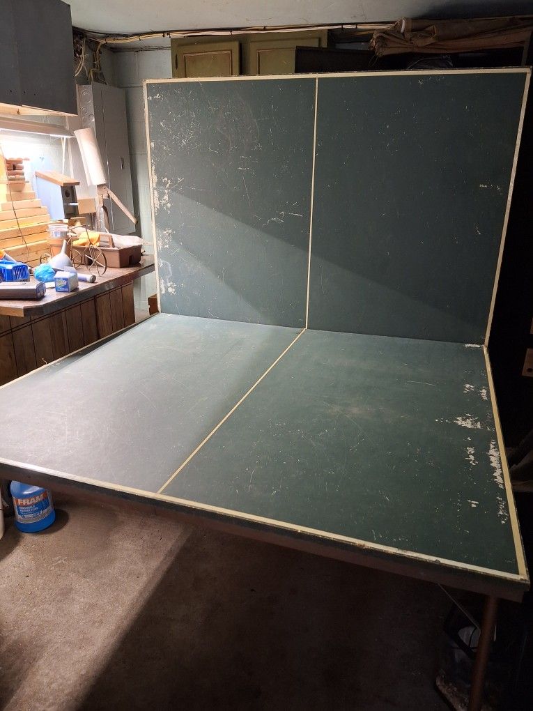Ping Pong Table Good Condition 