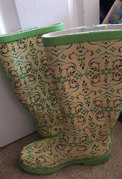 Size 5 rainboots