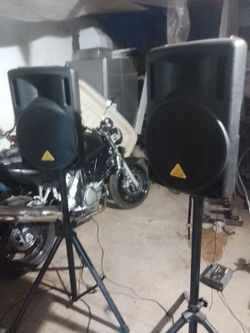 Eurolive 212 D Powered stage speakers