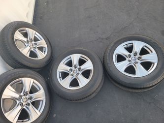 17" Rims & Tires dunlup Toyota Rav4 2006 to 2025 Rims zero scratches No damage No dents @ all