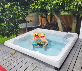 Free Hottub/OBO (Pls Read description)