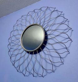Decorative mirror in good working condition