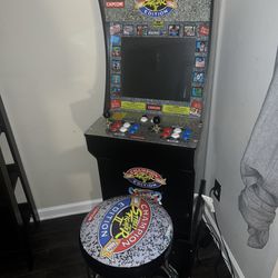 STREET FIGHTER II EDITION ARCADE 1UP WITH BARSTOOL AND RISER 