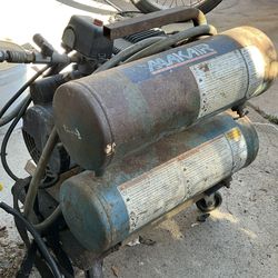 Makita Compressor $120