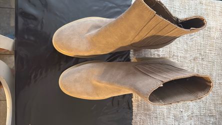 Dolce Vita booties size 9