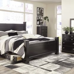 [SPECIAL] Mirlotown Storage Poster Bedroom Set

