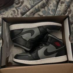 Jordan 1 Mid