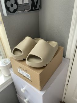 Pure Yeezy Slides 