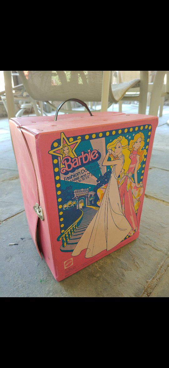 Vintage Barbie Doll Case Classic Collectible Fashion Dollhouse Carry Case'70s Toys With Barbie And Clothes