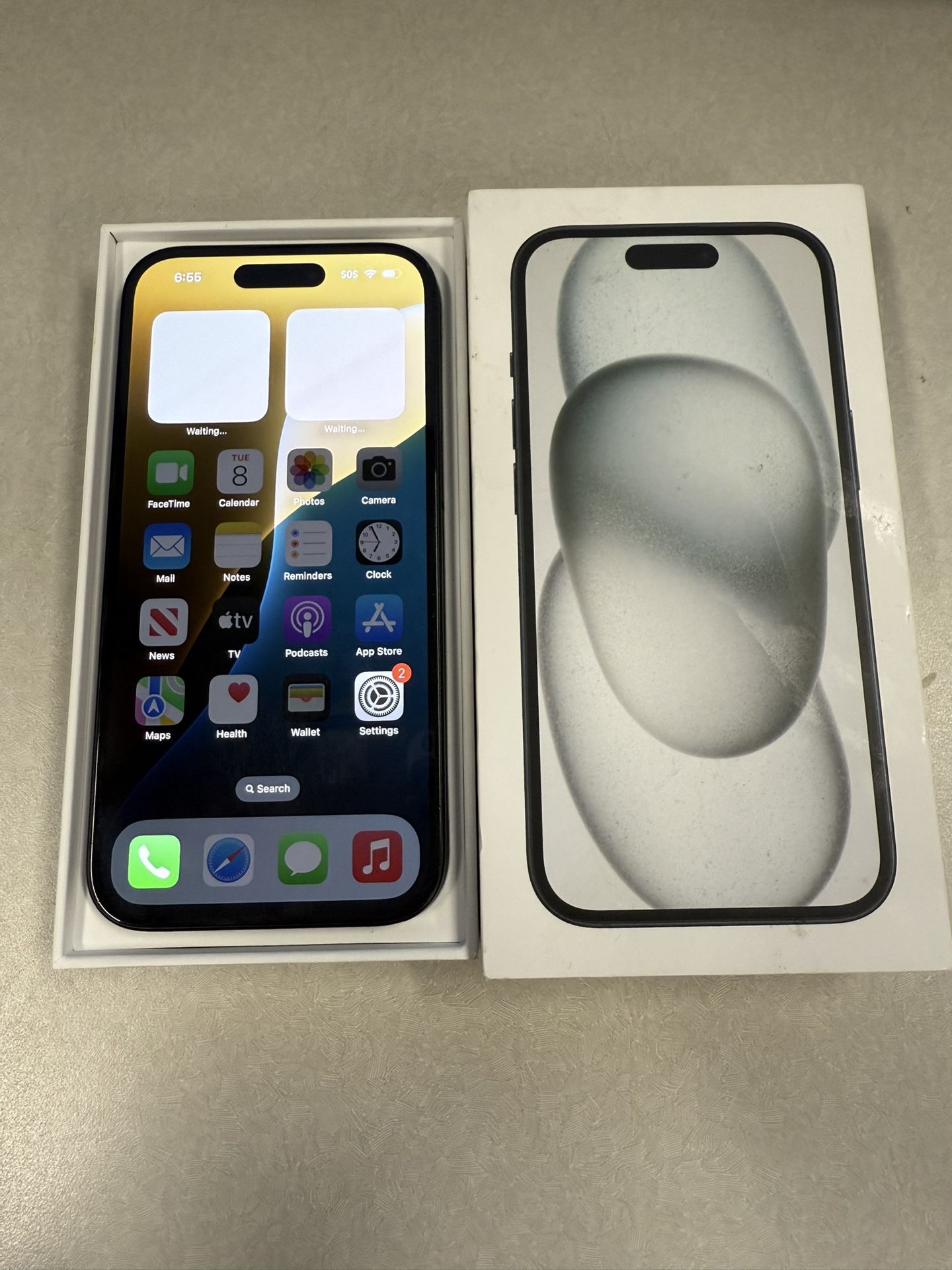 Apple iPhone 15 (Black) 128GB Unlocked - 100% Battery - AppleCare Warranty