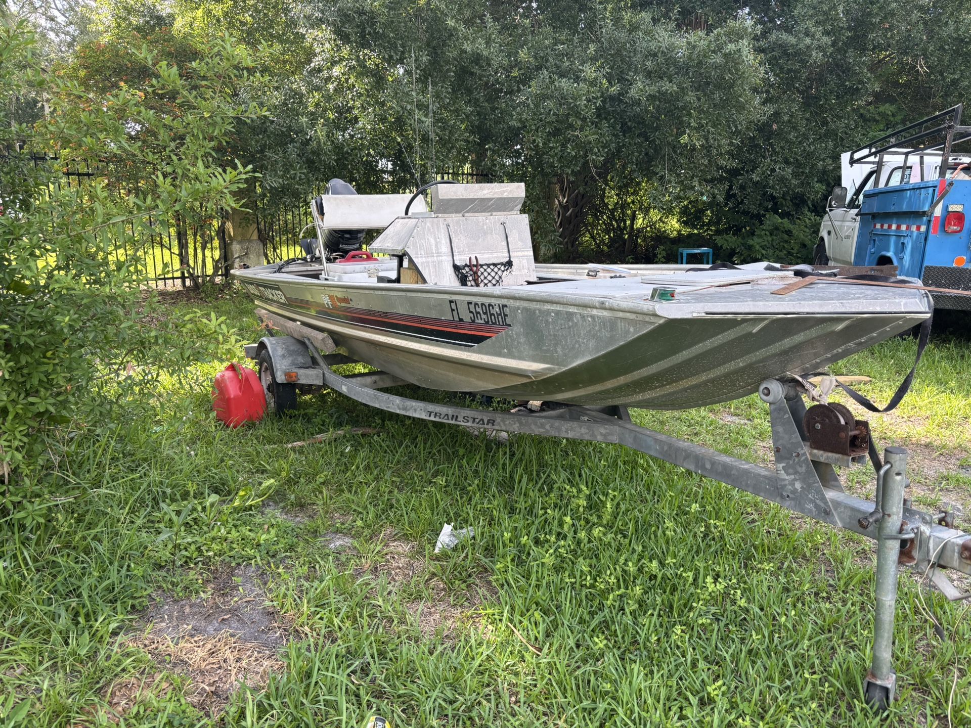 1989 Bass tracker Pf special