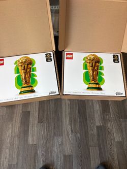 LEGO Editions FIFA World Cup Official Trophy Building Set