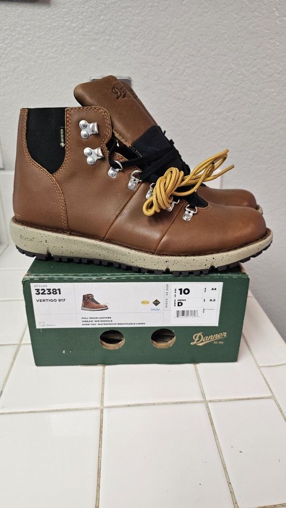 Danner Hiking Boots Size 10