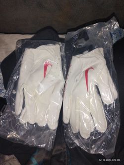 Nike Gloves(sports) NWT! 