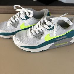 Nike Air Max  youth size 4