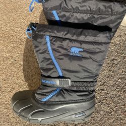 Like New Sorel Flurry TP Insulated Snow Winter Boots NY1810-010 Black Blue Boys Size 6