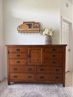 Solid Wood Dresser / Buffet Console - large and excellent condition