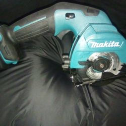Makita SH02 12V 3⅜" Circular Saw (Tool & Battery Only)