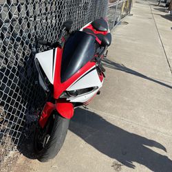 2013 yamaha yzf r1 Please Find