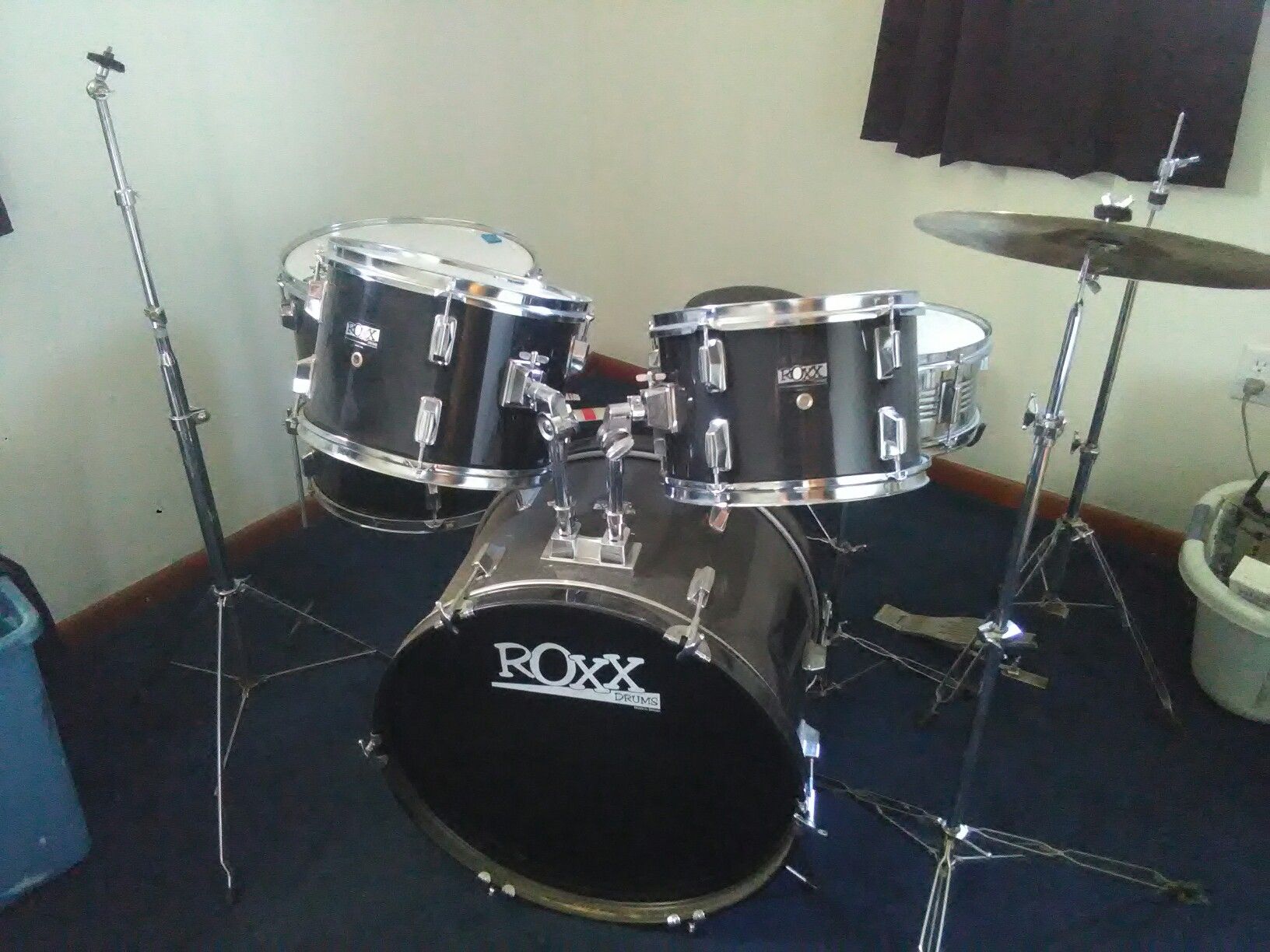 Roxx beginner drum set