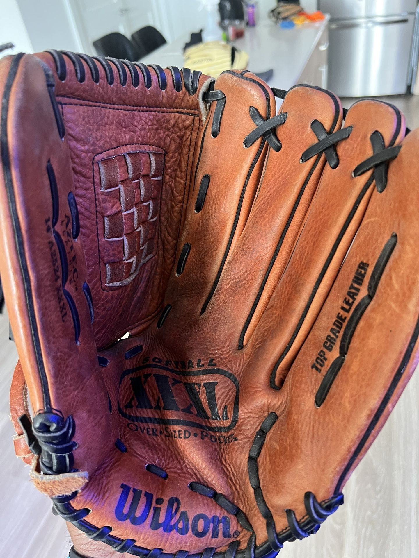 Wilson Softball glove - Oversized