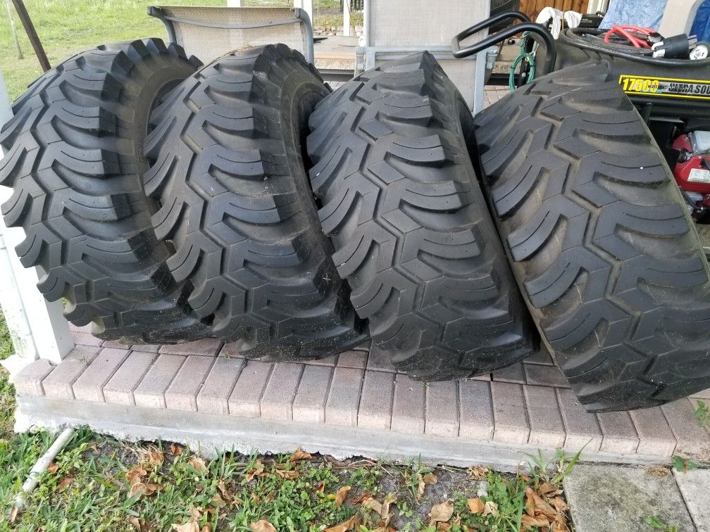 Tires, Ground Hawgs 40 inch