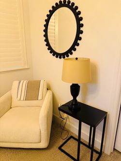 Table lamp with metal base
