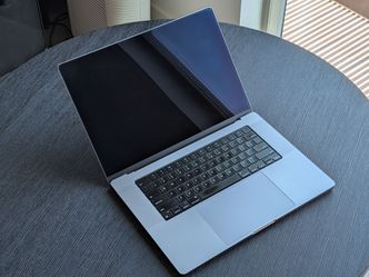 Apple 16" MacBook Pro M1 Max 32gb RAM 1TB SSD