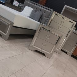 *Wow*---Jasmine Sophisticated Queen/King Bedroom Sets---From $799---Delivery And Financing Available😎