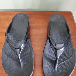 Oofos Oolala Thong Flip Flop 9