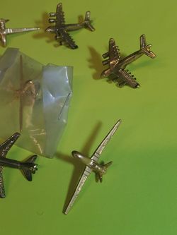 Air Planes Pins 