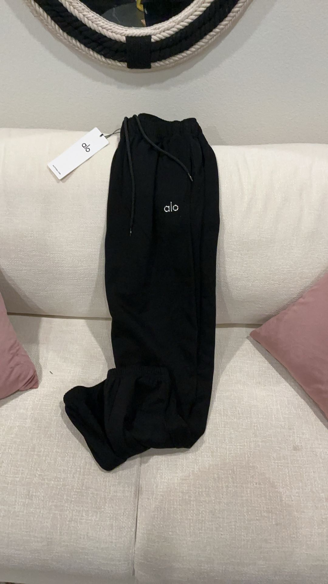 alo jogger Sweatpants size:LARGE color: BLACK